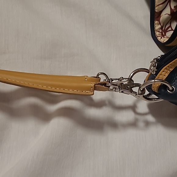 Maxx NY Navy Leather purse - Picture 3 of 12